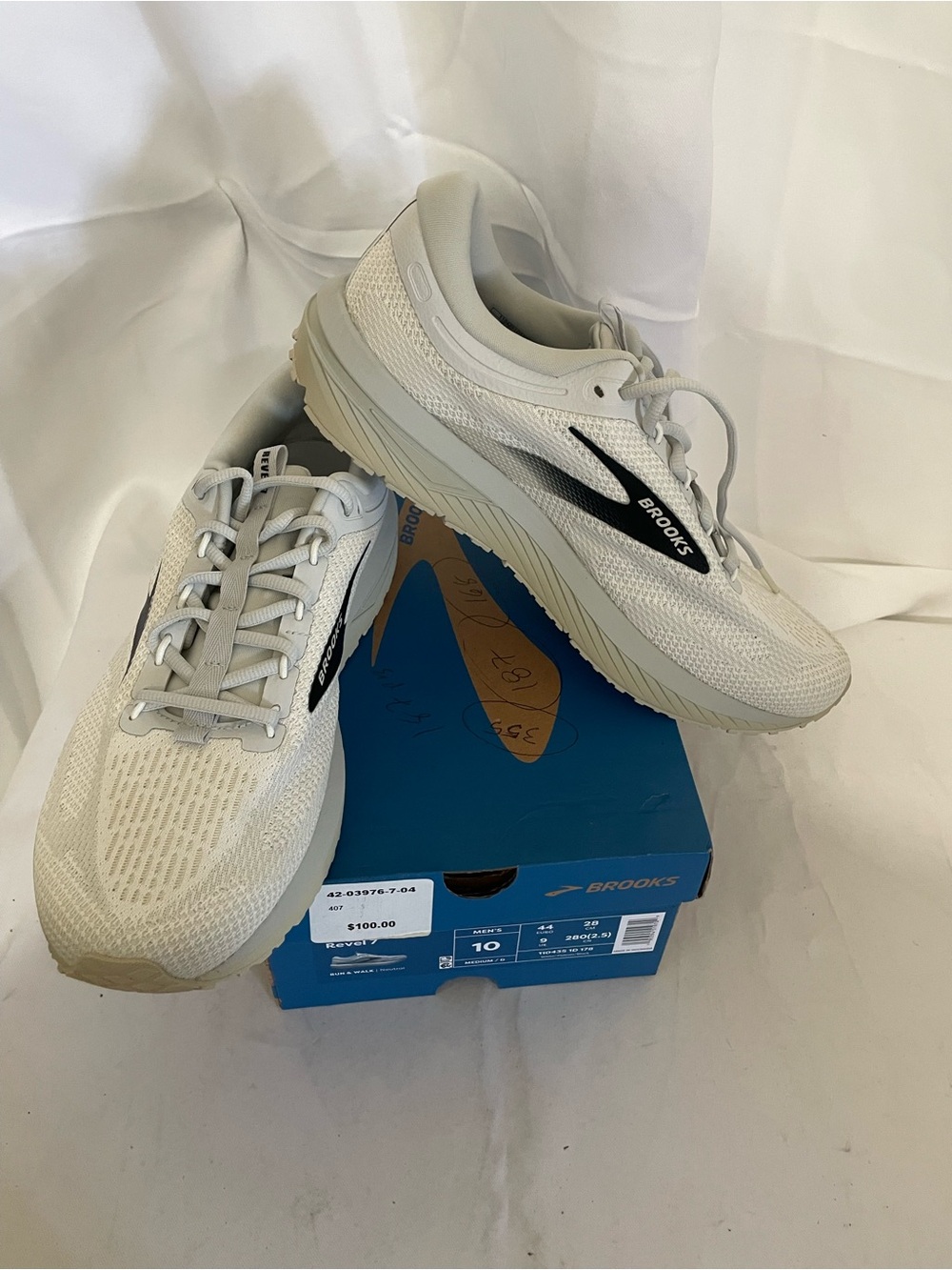Brooks White and Beige Men's Running Sneakers